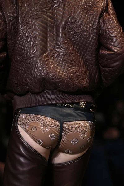Look 76